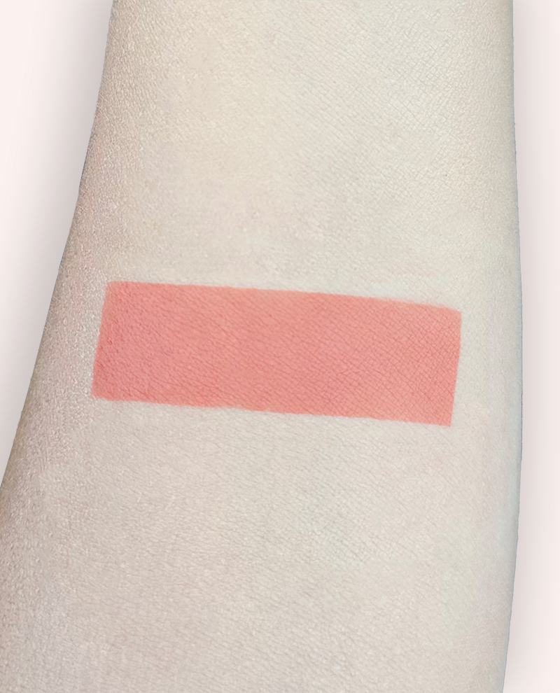 Róż do policzków LUMIÉR TINA w trzech odcieniach – Ines, Paola, Tina – o masełkowej formule i matowym wykończeniu