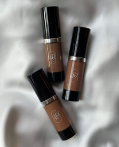 LUMIÉR – kremowy bronzer matowy w odcieniach Carmel, Solleo, Pepper, w opakowaniu airless