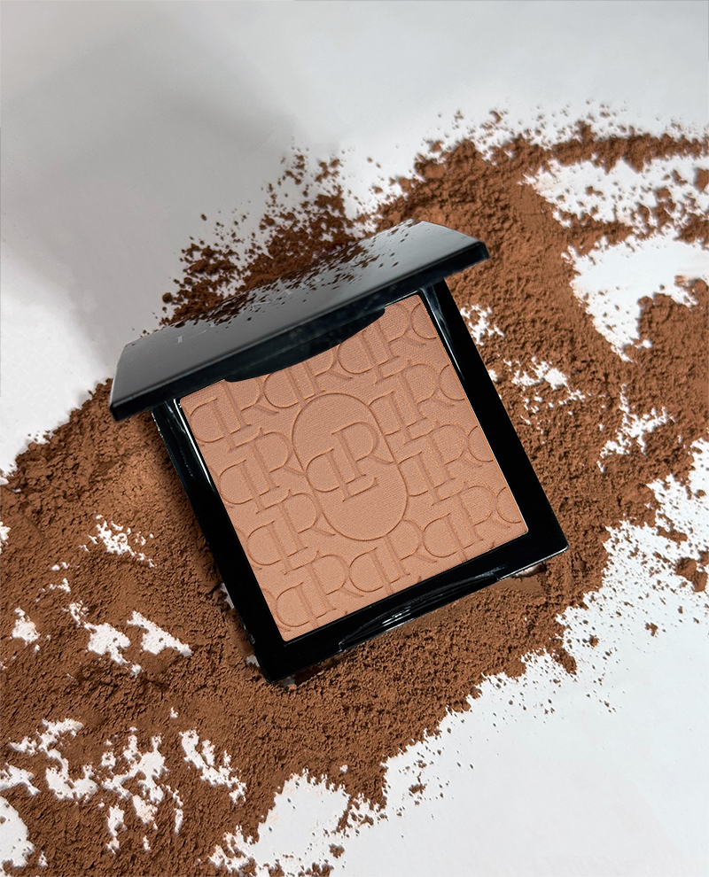 Bronzer LUMIÉR – prasowany produkt w odcieniach Karibu, Coco i Rodeo, z masełkową formułą do konturowania i ocieplenia skóry