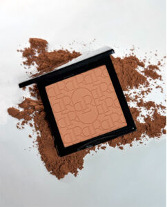 Bronzer LUMIÉR Rodeo – prasowany produkt w odcieniach Karibu, Coco i Rodeo, z masełkową formułą do konturowania i ocieplenia skóry