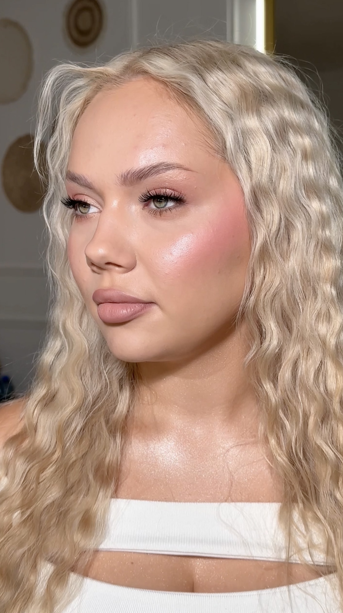 LUMIÉR Satin Skin – satynowy puder do twarzy dla skóry suchej i normalnej, efekt blur i wygładzenia